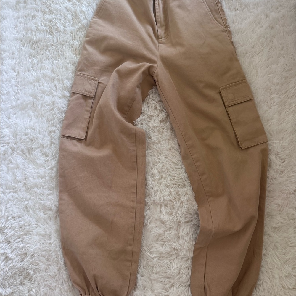 Forever 21 Women's Tan Cargo Jeans